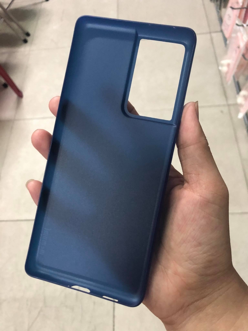 Ốp Lưng Samsung Galaxy S21 Ultra Mỏng Nhám Mờ Hiệu Memumi được làm bằng silicon siêu dẻo nhám và mỏng có độ đàn hồi tốt, nhiều màu sắc mặt khác có khả năng chống trầy cầm nhẹ tay chắc chắn.
